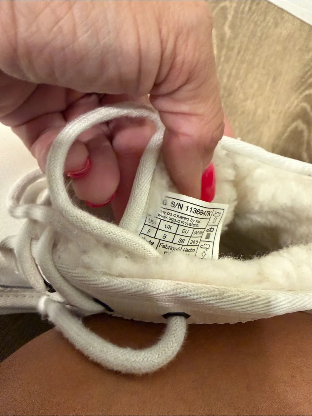 UGG Neumel White Leather Sheepskin Chukka Boots I Men Size 6|Womens Size 8